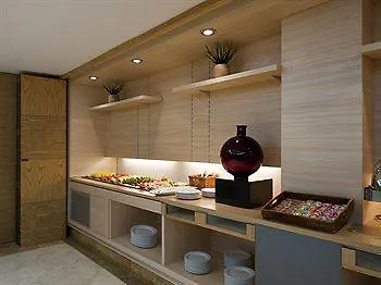 Radisson Sas El Marques & Hotel 4*